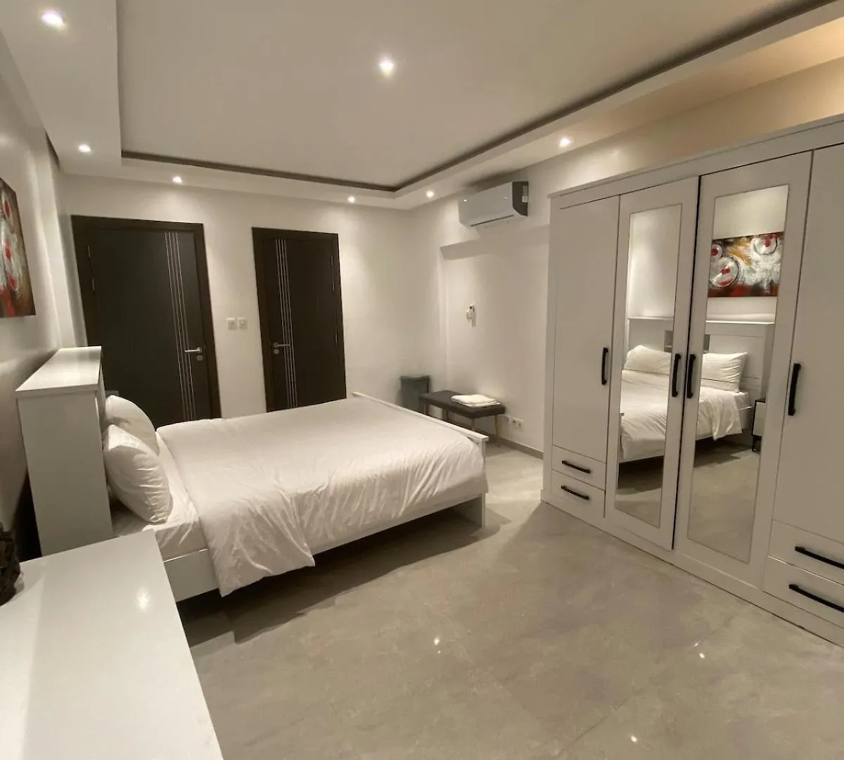 Appartement Chic Au Almadies Proche Plage Et Commerce Dakar